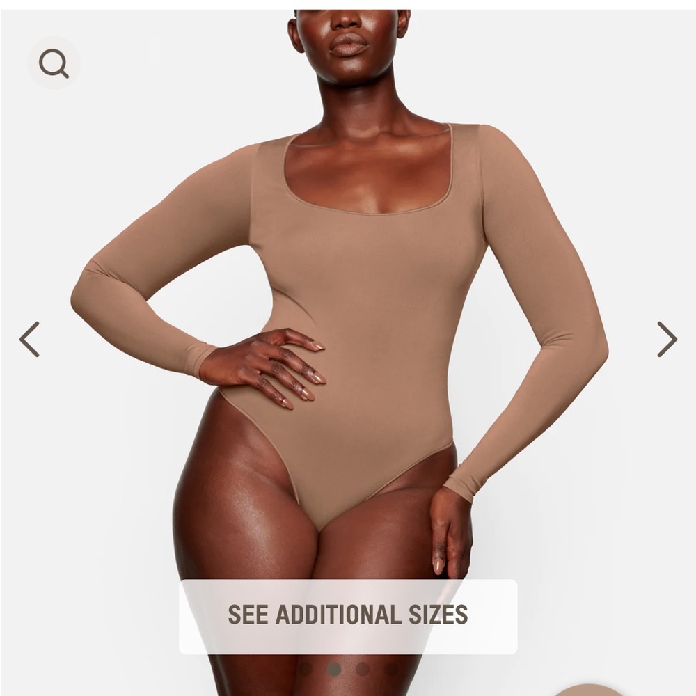 SKIMS SAGE GREEN (see 2nd pic) essential scoop neck bodysuit